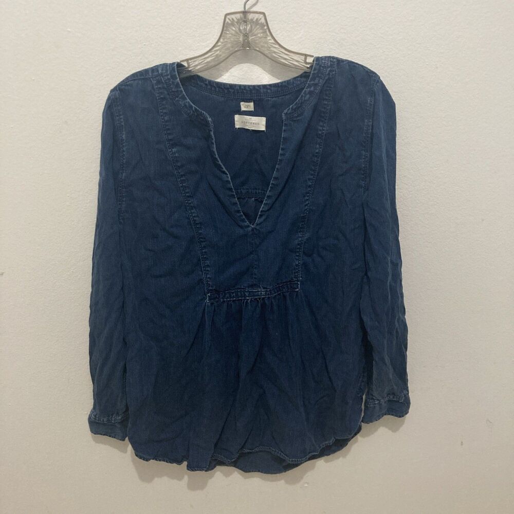 ANN TAYLOR LOFT The Softened Shirt blue v-neck dark denim top S/M